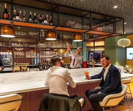 酒店 布列塔尼酒店 4*